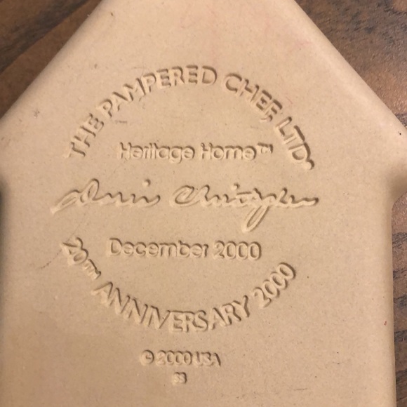 Vintage Pampered Chef 20th anniversary stoneware shortbread pan - Picture 3 of 5